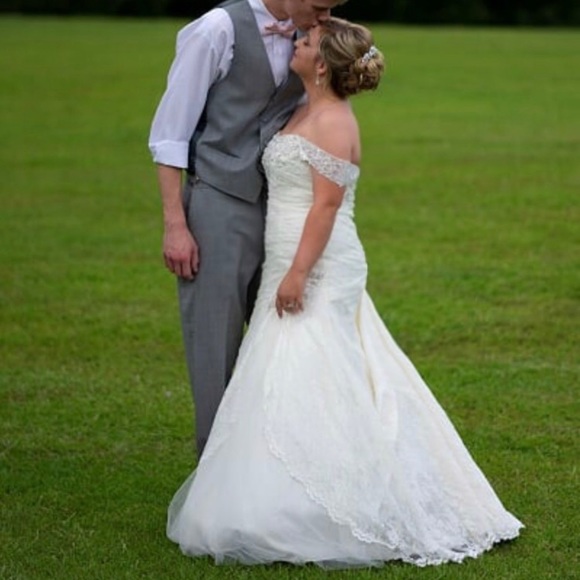 Wedding dress - 12 Petite - Picture 6 of 7